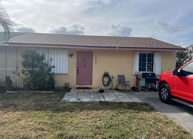 Property at 4575 Gladiator Cir, Green Acres, FL 33463, 2 beds, 1 bath