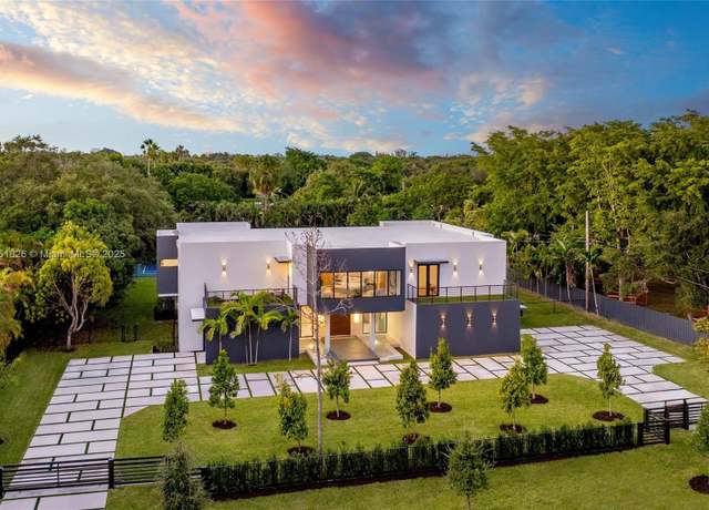 Property at 6445 SW 129th Ter, Pinecrest, FL 33156, 8 beds, 8.5 baths