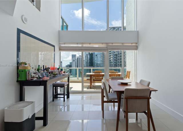 Property at 41 SE 5th St #2010, Miami, FL 33131, 2 beds, 2 baths