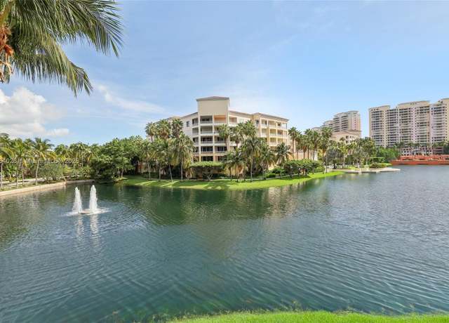 Property at 723 Crandon Blvd #206, Key Biscayne, FL 33149, 3 beds, 3 baths