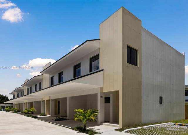 Property at 550 NW 7th St #7, Florida City, FL 33034, 3 beds, 2.5 baths