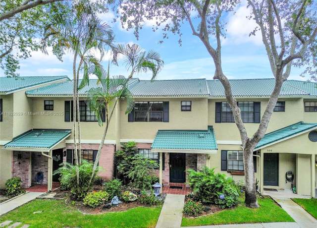 Property at 502 Westree Ln, Plantation, FL 33324, 2 beds, 2.5 baths