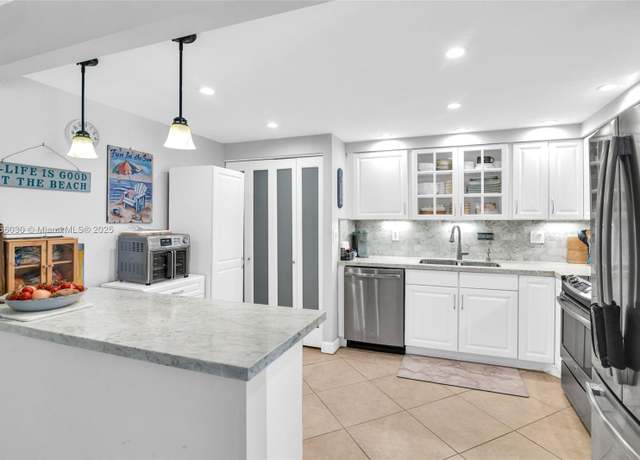 Property at 1401 S Ocean Dr #305, Hollywood, FL 33019, 2 beds, 2 baths