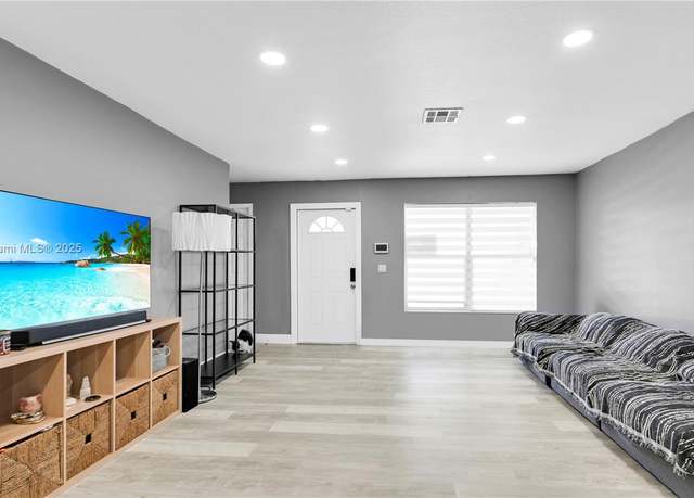Property at 6582 SW 20th St, North Lauderdale, FL 33068, 3 beds, 2 baths