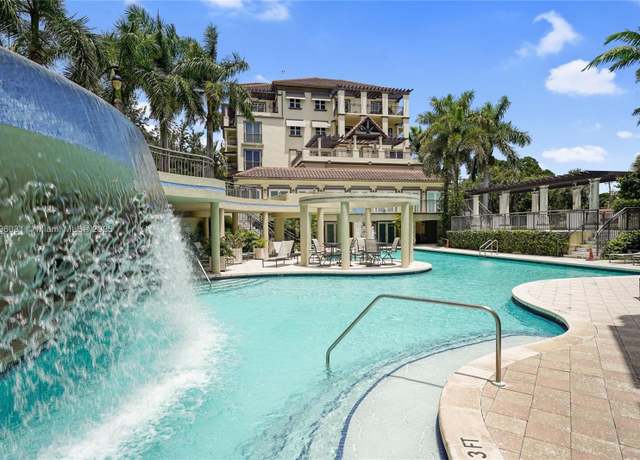 Property at 2633 NE 14th Ave #110, Wilton Manors, FL 33334, 2 beds, 2.5 baths