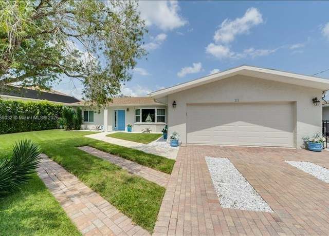 Property at 211 6th St, Naples, FL 34134, 3 beds, 2 baths
