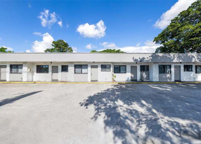 Property at 2237 Taylor St, Hollywood, FL 33020, 180 baths