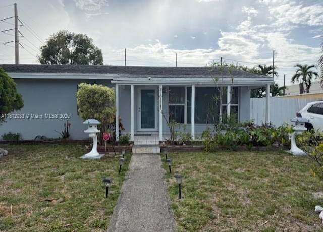 Property at 804 N 20th Ct, Hollywood, FL 33020, 3 beds, 2 baths