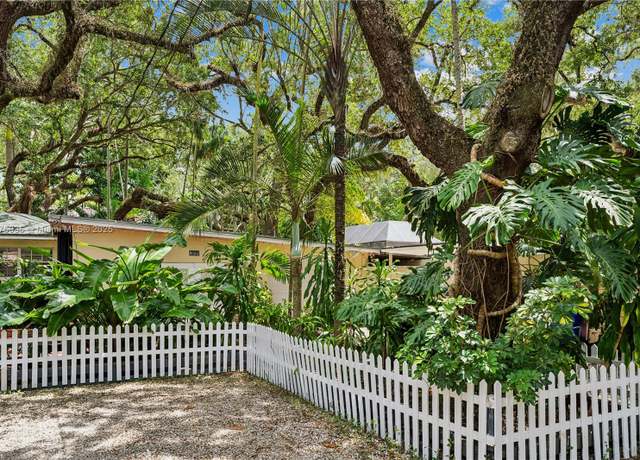 Property at 4160 Lybyer Ave, Miami, FL 33133, 5 beds, 4.5 baths