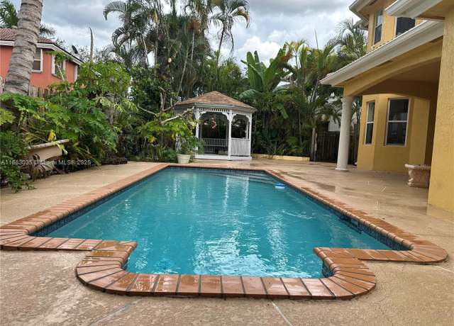 Property at 6049 SW 165th Ave, Miami, FL 33193, 5 beds, 4 baths