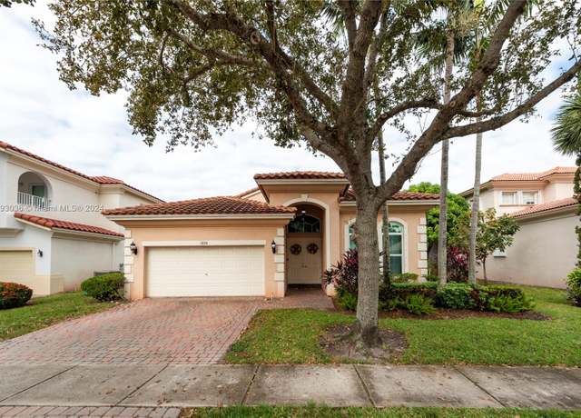 Property at 1850 NW 72nd Way, Pembroke Pines, FL 33024, 4 beds, 2 baths