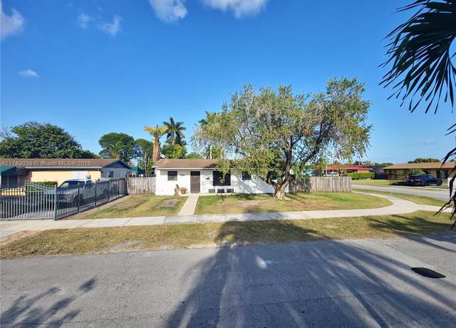 Property at 15561 SW 102nd Ct, Miami, FL 33157, 3 beds, 1 bath