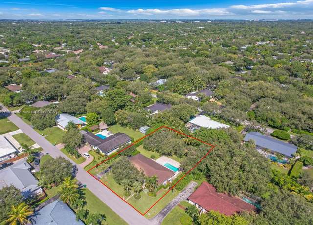 Property at 7465 SW 163rd St, Palmetto Bay, FL 33157, 3 beds, 2.5 baths