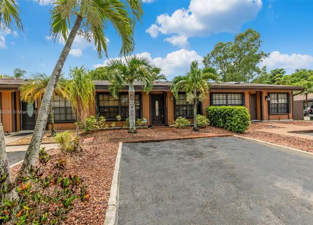 Property at 10980 Olive Ave, Pembroke Pines, FL 33026, 2 beds, 2 baths