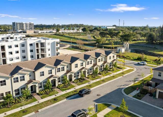 Property at 14872 SW 265th St #14872, Homestead, FL 33032, 3 beds, 2.5 baths