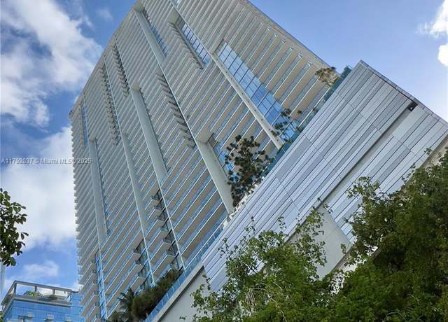 Property at 68 SE 6th St #3611, Miami, FL 33131, 2 beds, 2.5 baths