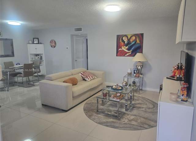 Property at 5300 Washington St Unit U403, Hollywood, FL 33021, 2 beds, 2 baths