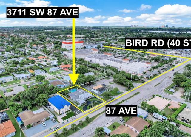 Property at 3711 SW 87th Ave, Miami, FL 33165, 4 beds, 3 baths