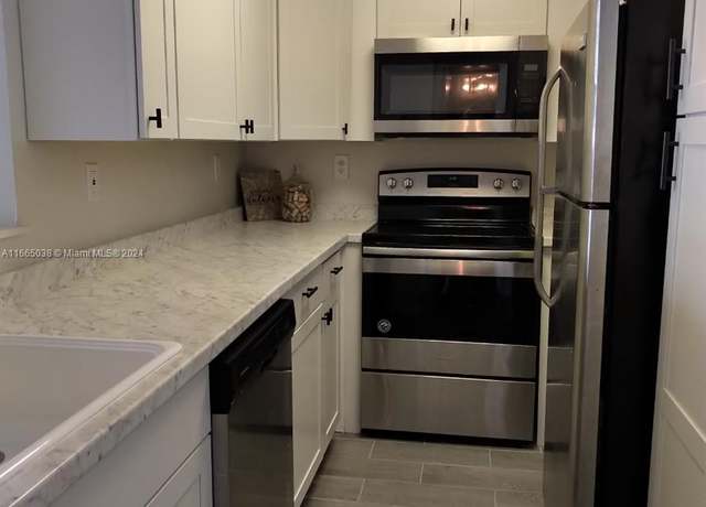 Property at 10700 SW 108th Ave Unit C416, Miami, FL 33176, 3 beds, 2.5 baths