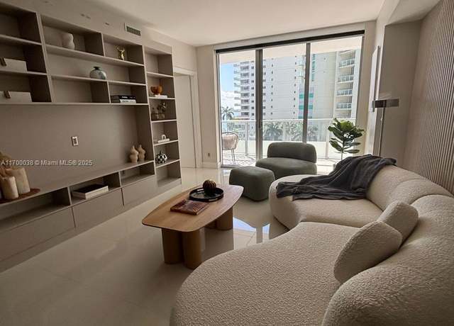 Property at 1300 Brickell Bay Dr #604, Miami, FL 33131, 1 bed, 1.5 baths