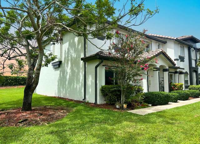 Property at 2216 SE 26th Ln #2216, Homestead, FL 33035, 2 beds, 2.5 baths