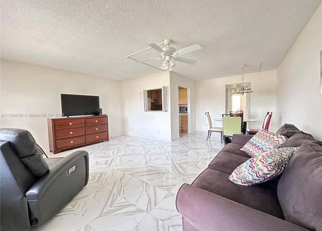 Property at 569 N Fanshaw N #569, Boca Raton, FL 33434, 1 bed, 1.5 baths