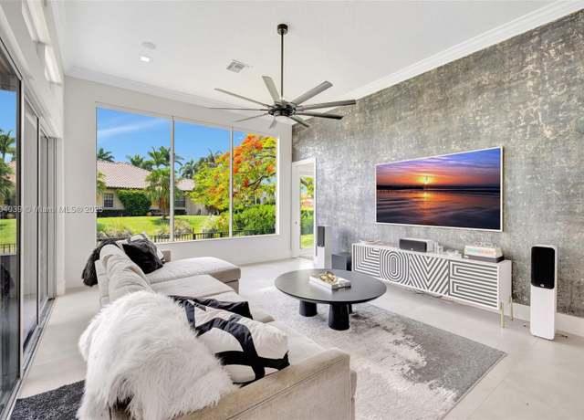 Property at 10881 Hawks Vista St, Plantation, FL 33324, 5 beds, 3.5 baths