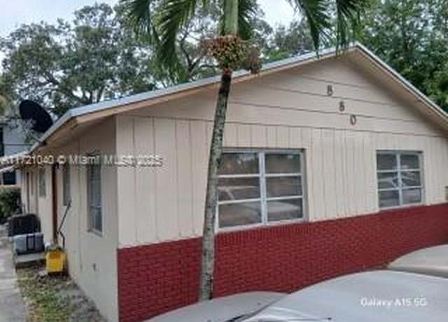 Property at 880 SW 28th St, Fort Lauderdale, FL 33315, 6 beds, 3 baths