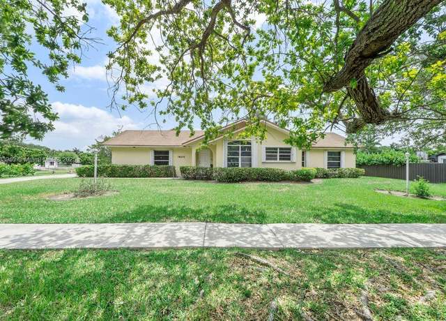 Property at 18201 SW 87th Ave, Palmetto Bay, FL 33157, 4 beds, 2 baths