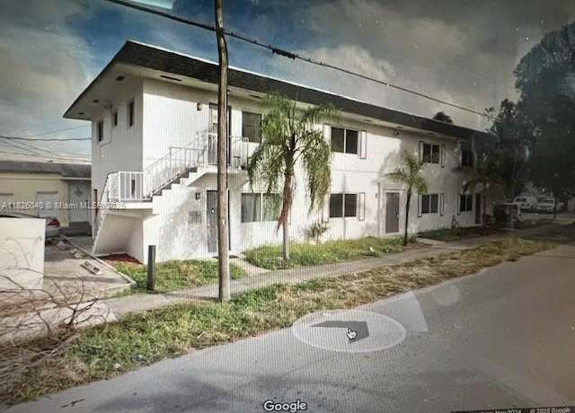 Property at 1859 SW Lincoln St, Hollywood, FL 33020, 8 beds, 8 baths