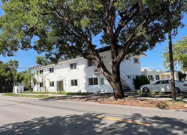 Property at 1859 SW Lincoln St, Hollywood, FL 33020, 8 beds, 8 baths