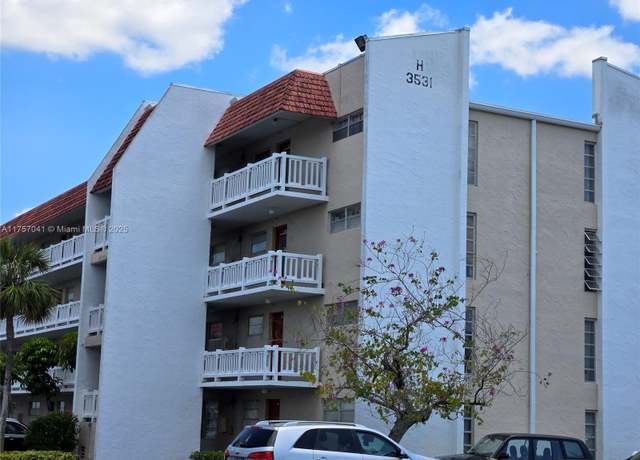 Property at 3531 Inverrary Dr #305, Lauderhill, FL 33319, 1 bed, 1.5 baths
