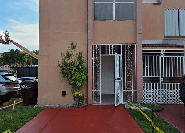 Property at 4102 W 10th Ln #28, Hialeah, FL 33012, 3 beds, 1.5 baths