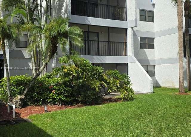 Property at 200 Lakeview Dr #208, Weston, FL 33326, 2 beds, 2 baths