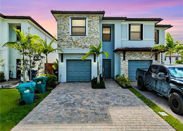 Property at 25208 SW 107th Ave, Homestead, FL 33032, 3 beds, 2.5 baths