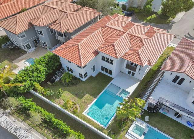 Property at 3527 Forest View Cir, Dania Beach, FL 33312, 6 beds, 4 baths