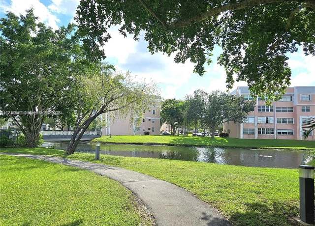 Property at 10303 Sunrise Lakes Blvd #210, Sunrise, FL 33322, 1 bed, 1.5 baths