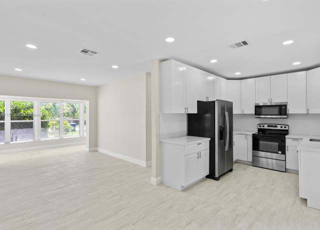 Property at 113 SW 22nd Ave, Fort Lauderdale, FL 33312, 3 beds, 1 bath