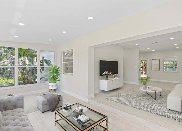 Property at 113 SW 22nd Ave, Fort Lauderdale, FL 33312, 3 beds, 1 bath
