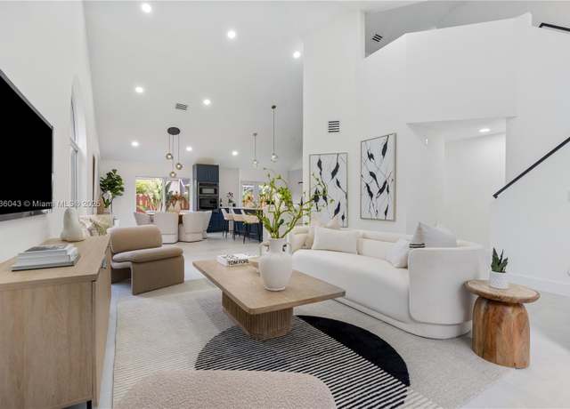 Property at 10204 Caracas St, Cooper City, FL 33026, 3 beds, 2.5 baths
