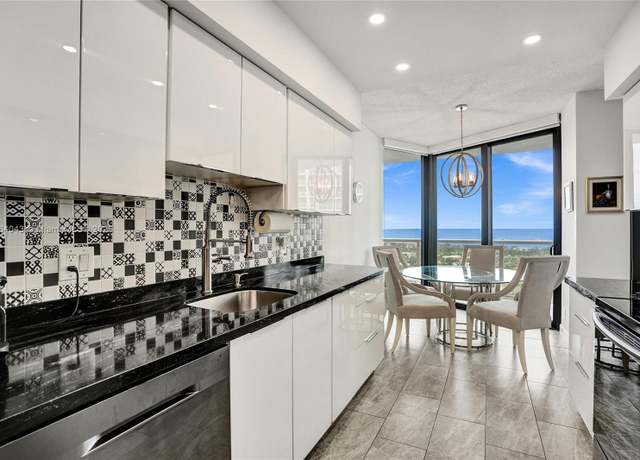 Property at 20281 E Country Club Dr #1712, Aventura, FL 33180, 2 beds, 2 baths
