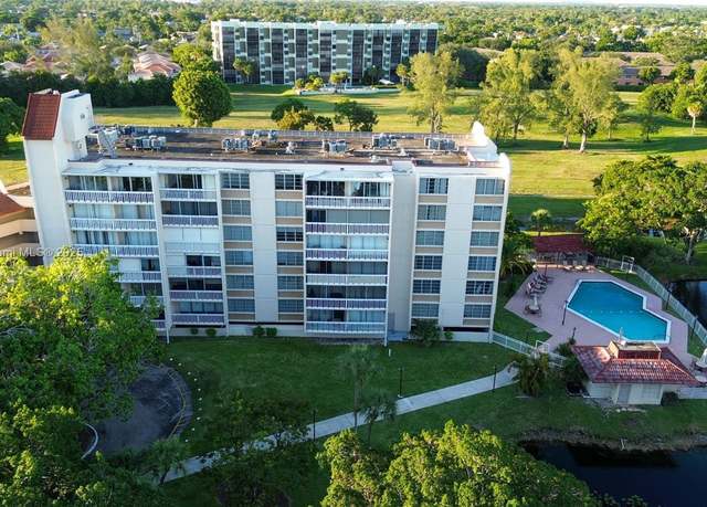Property at 7051 Environ Blvd #431, Lauderhill, FL 33319, 1 bed, 1.5 baths