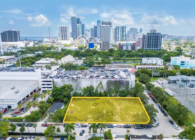 Property at 100-118 NE 21st St, Miami, FL 33137