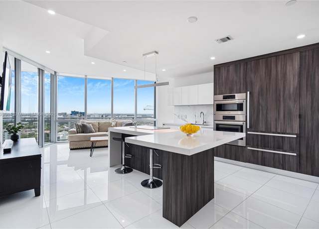 Property at 851 NE 1st Ave #2604, Miami, FL 33132, 1 bed, 2 baths