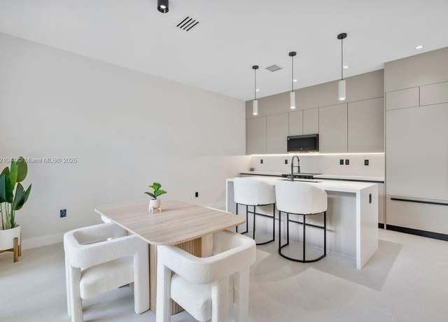 Property at 3318 Day Ave #6, Miami, FL 33133, 3 beds, 2.5 baths