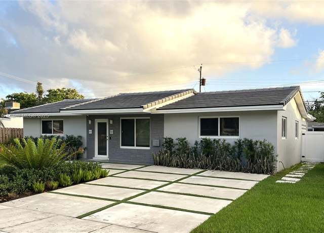 Property at 1321 Garfield St, Hollywood, FL 33019, 3 beds, 2 baths