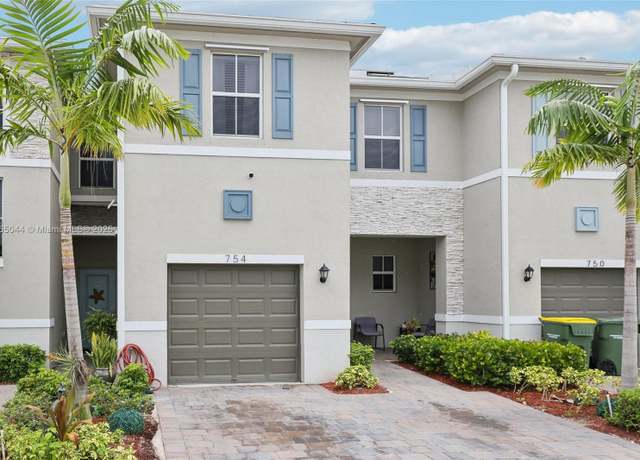 Property at 754 SE 19th St, Homestead, FL 33034, 3 beds, 2.5 baths