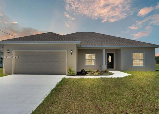 Property at 1033 Yates Dr, Avon Park, FL 33825, 3 beds, 2 baths