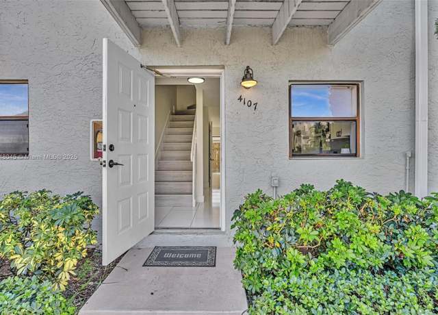 Property at 4107 NE 21st Ter, Lighthouse Point, FL 33064, 1 bed, 1.5 baths