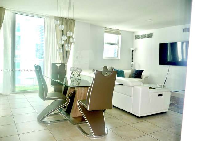 Property at 31 SE 5th St #2611, Miami, FL 33131, 2 beds, 2 baths